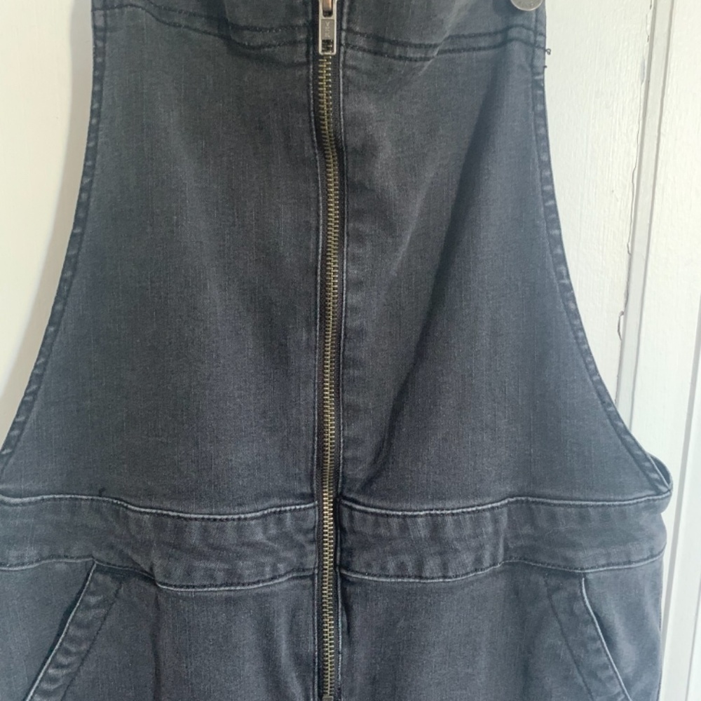 Girls zip from black overalls - Picture 4 of 4